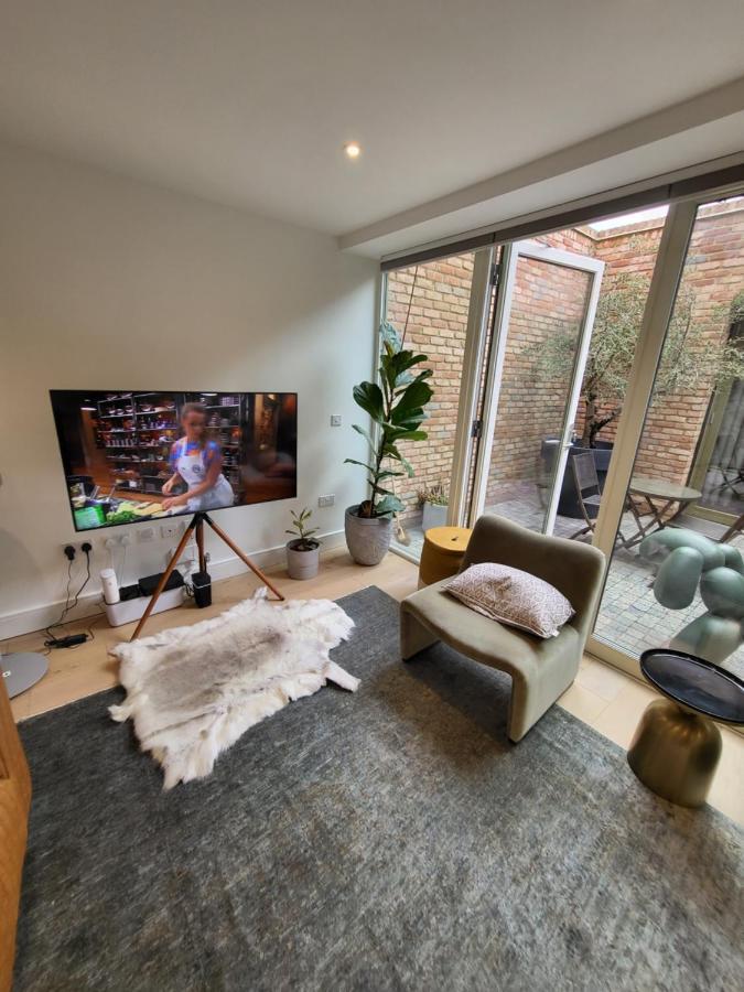 Amazing 5 Stars * London