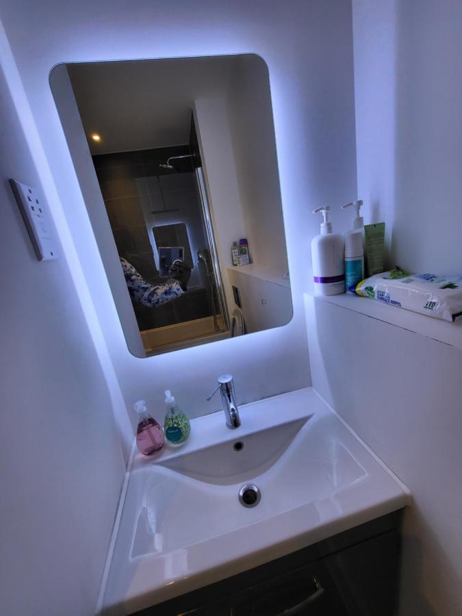 Amazing 5 Stars * London